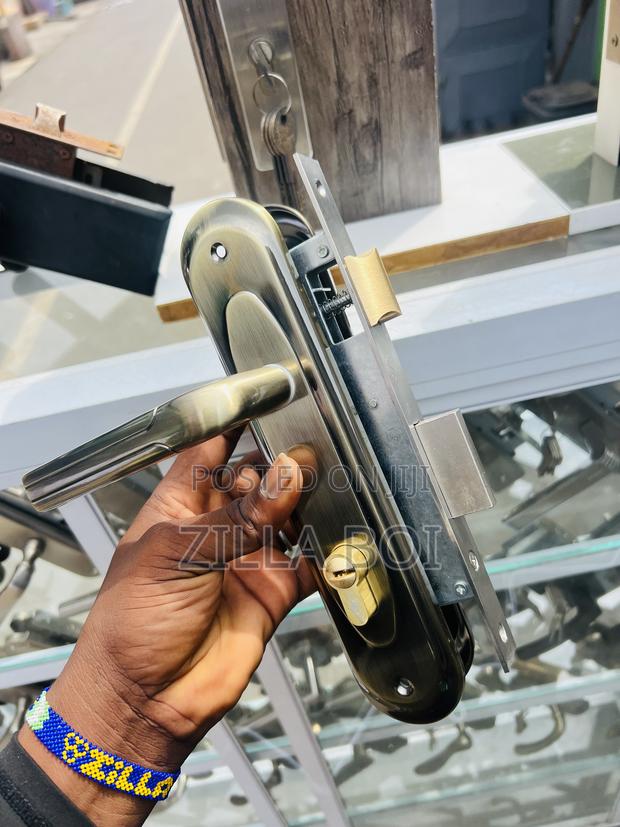 High Quality Door Lock · Photo 2