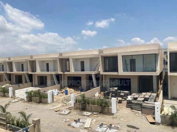 4bdrm House in School Junction, Ashaley Botwe for sale · Photo 4