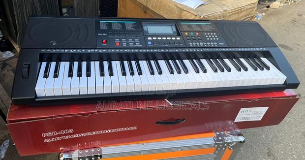 Keyboard PSR-483 · Photo 1