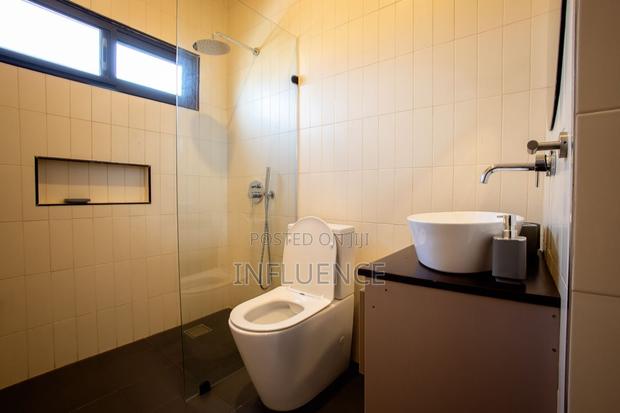 Furnished 2bdrm House in Palace Mall Area, East Legon for sale · Photo 3