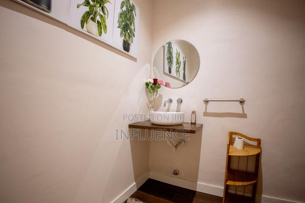Furnished 2bdrm House in Palace Mall Area, East Legon for sale · Photo 8