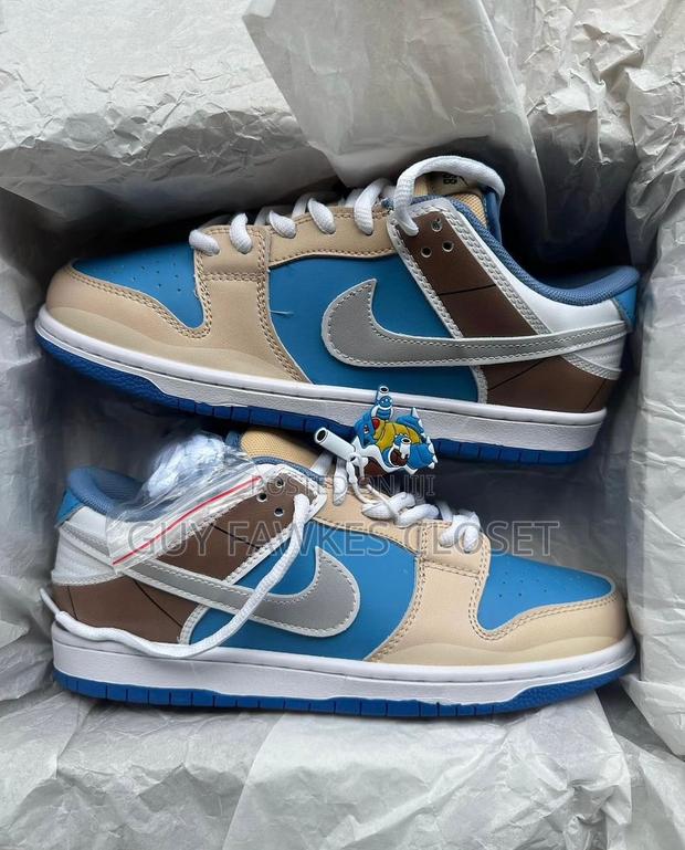 Nike Dunk Low Blastoise · Photo 1