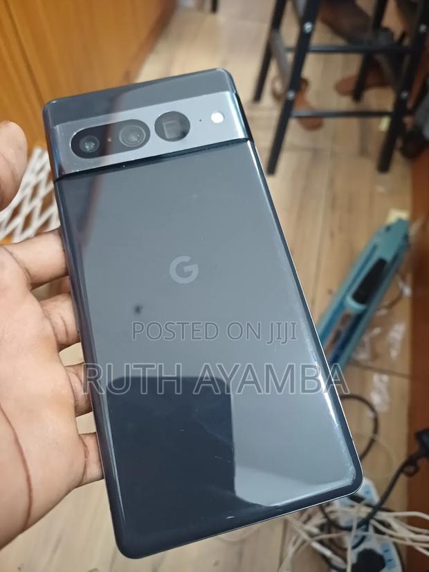 Google Pixel 7 Pro 128 GB Black · Photo 2