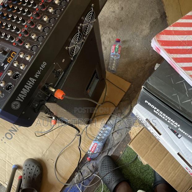 Yamaha Kv-160 16 Channel Powered Mixer · Photo 2