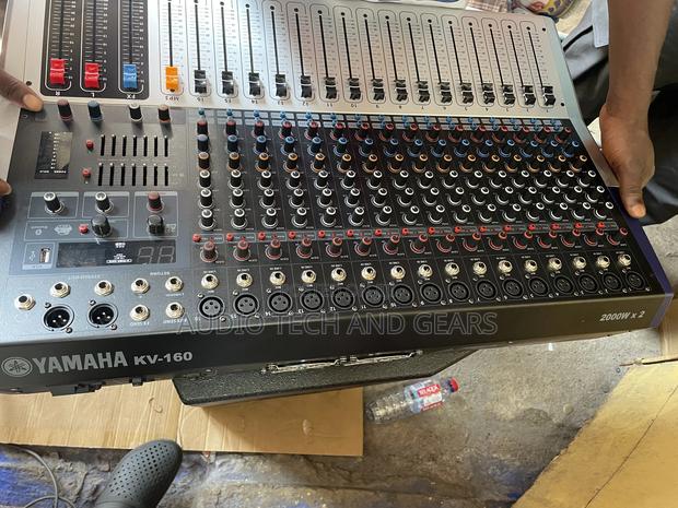 Yamaha Kv-160 16 Channel Powered Mixer · Photo 3