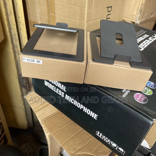 Studio Monitor Stand · Photo 2