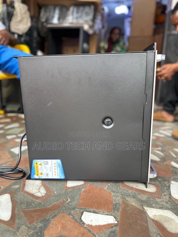 Ev P73000 Music Amplifier · Photo 2