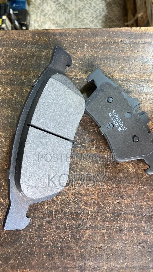 Escape 2013,2014,2015,2016,2017,2018 Front Brake Pads · Photo 1