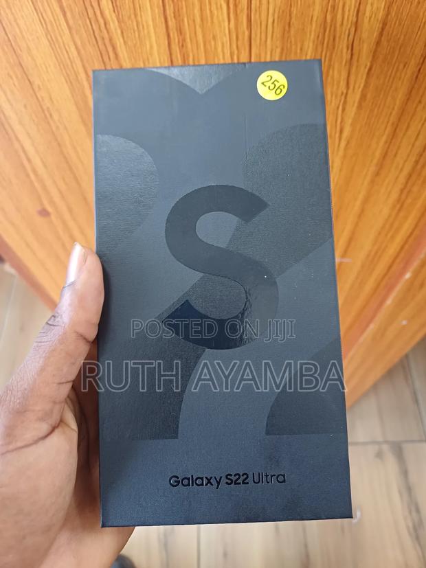 New Samsung Galaxy S22 Ultra 5G 256 GB Black · Photo 1