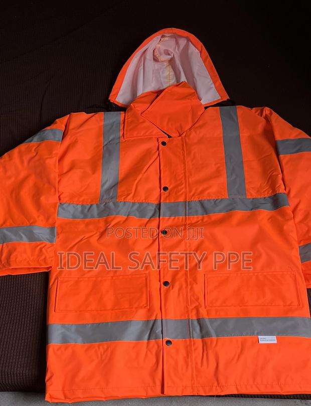 Reflective Safety Jacket · Photo 2