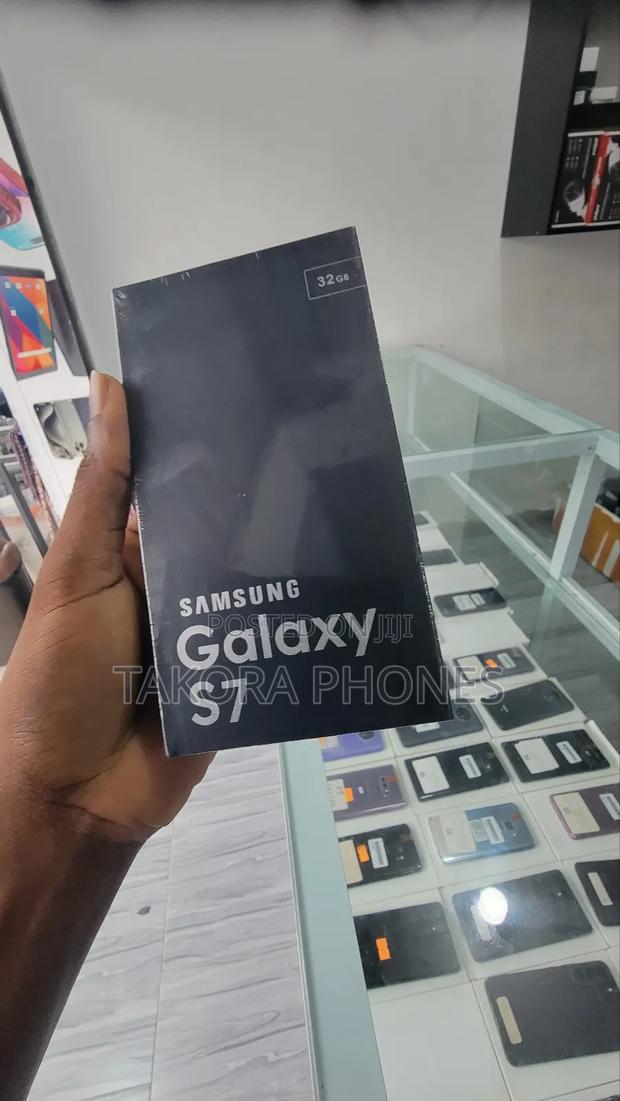 New Samsung Galaxy S7 32 GB Black · Photo 2