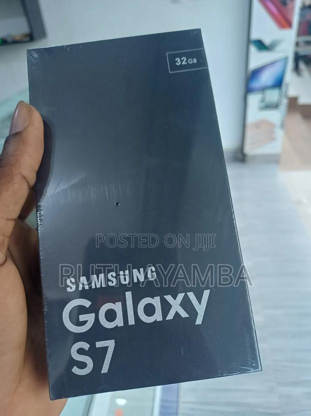 New Samsung Galaxy S7 32 GB Black · Photo 1