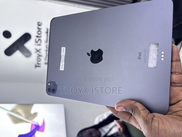 Apple iPad Pro 11 (2021) 256 GB Gray · Photo 1