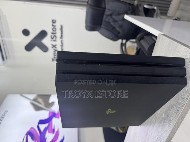 Play Station 4 Pro · Photo 1