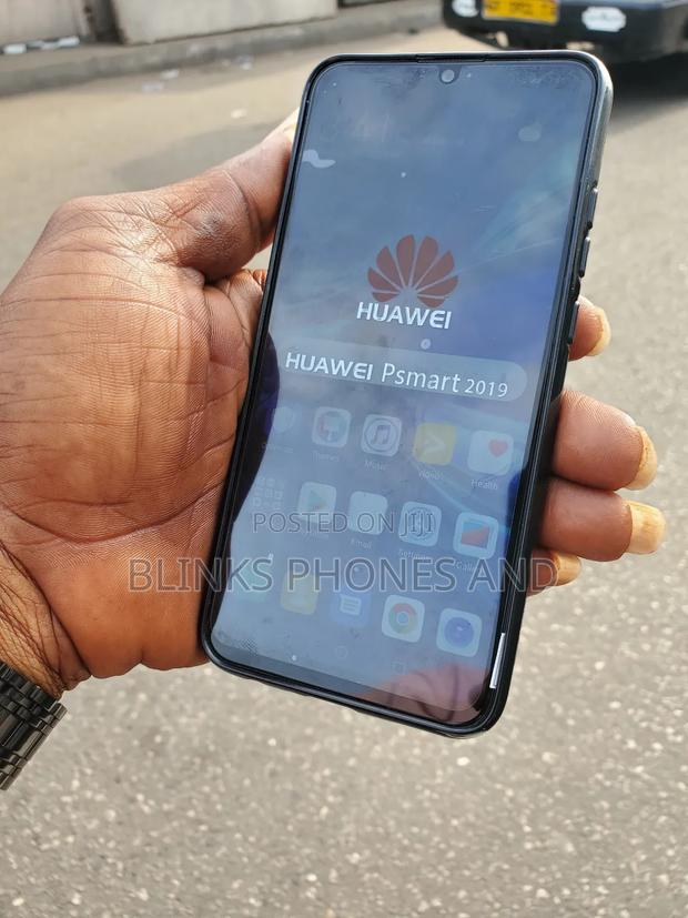 Huawei P Smart 2019 64 GB Black · Photo 1
