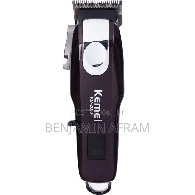 Usb Rechargeable Barbering Trimmer LCD Barbers Clippers Km-2606 · Photo 2
