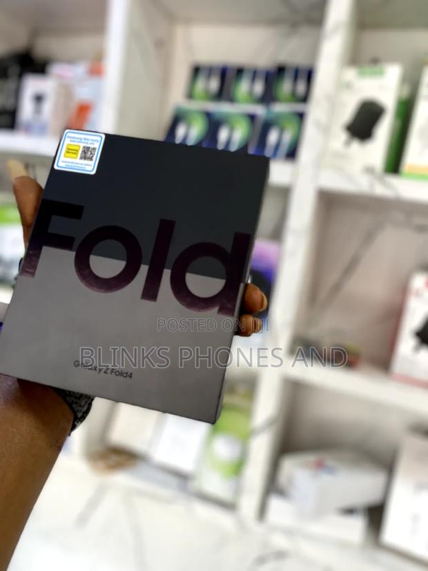 Samsung Galaxy Z Fold4 256 GB Black · Photo 2