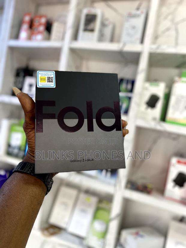 Samsung Galaxy Z Fold4 256 GB Black · Photo 4