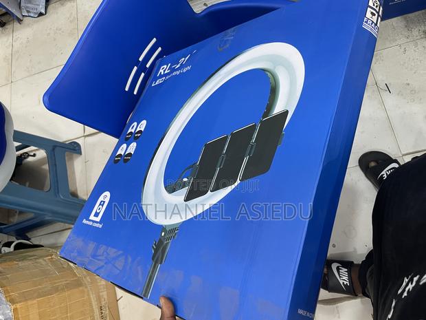 Led Fill Ring Light With Remote Cont. And Tripod Stand - 21" · Photo 1