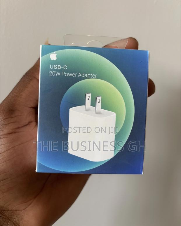 Apple / iPhone 2 Pin Type C Adapter · Photo 1