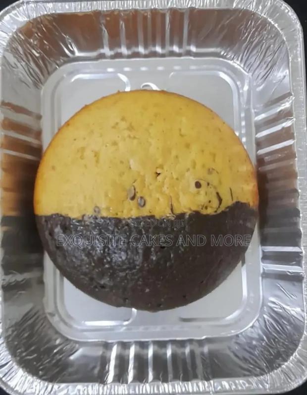 8 Inch Raw / Plain Cake, Two Flavours · Photo 1