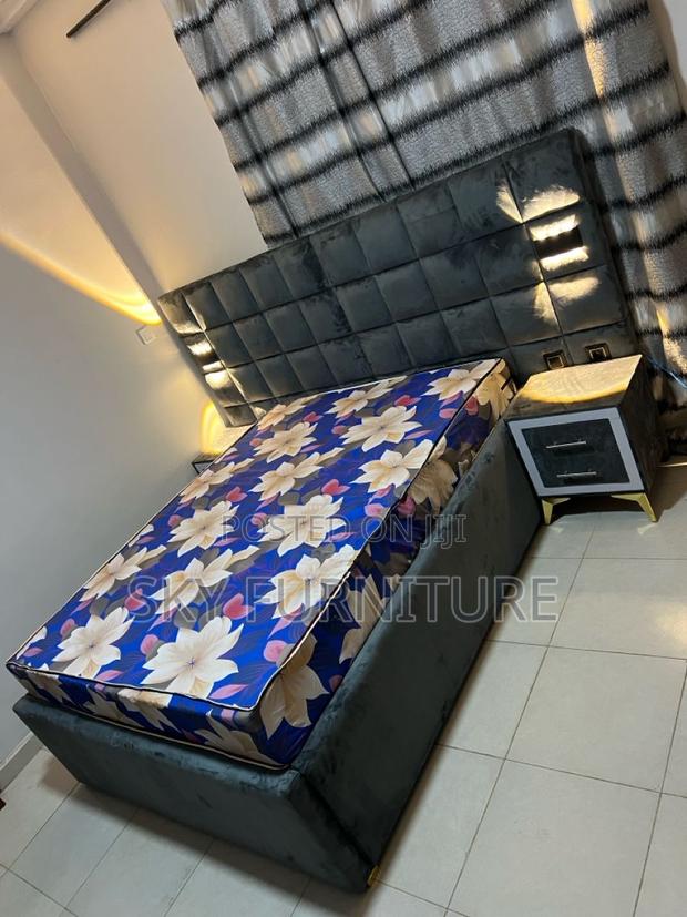 Quillan Stuffing Queen-size Bed Frame With Light And 2 Side Drawers · Photo 1