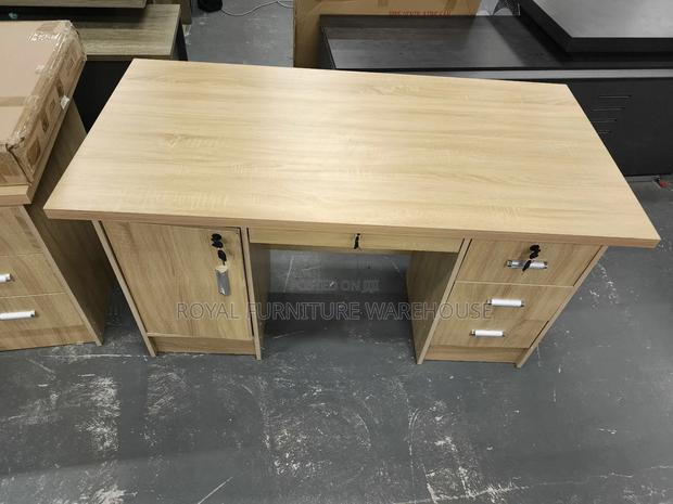 BGZ-1401 Office Desk · Photo 1
