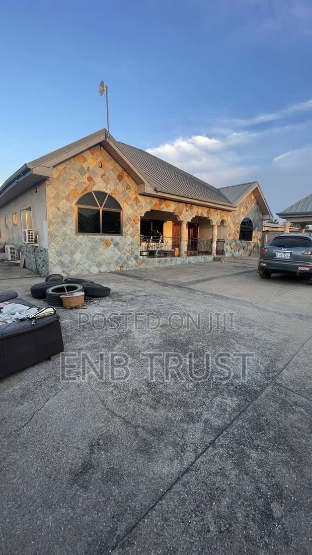 5bdrm House in Ablekuma Nsakina, Manhean for rent · Photo 1