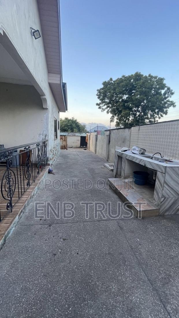 5bdrm House in Ablekuma Nsakina, Manhean for rent · Photo 7