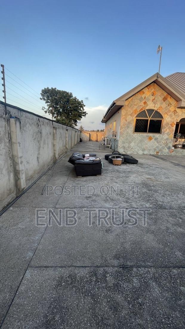5bdrm House in Ablekuma Nsakina, Manhean for rent · Photo 5