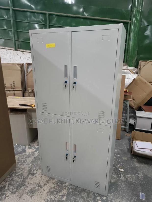 Metallic Four Locked Cabinet · Photo 2