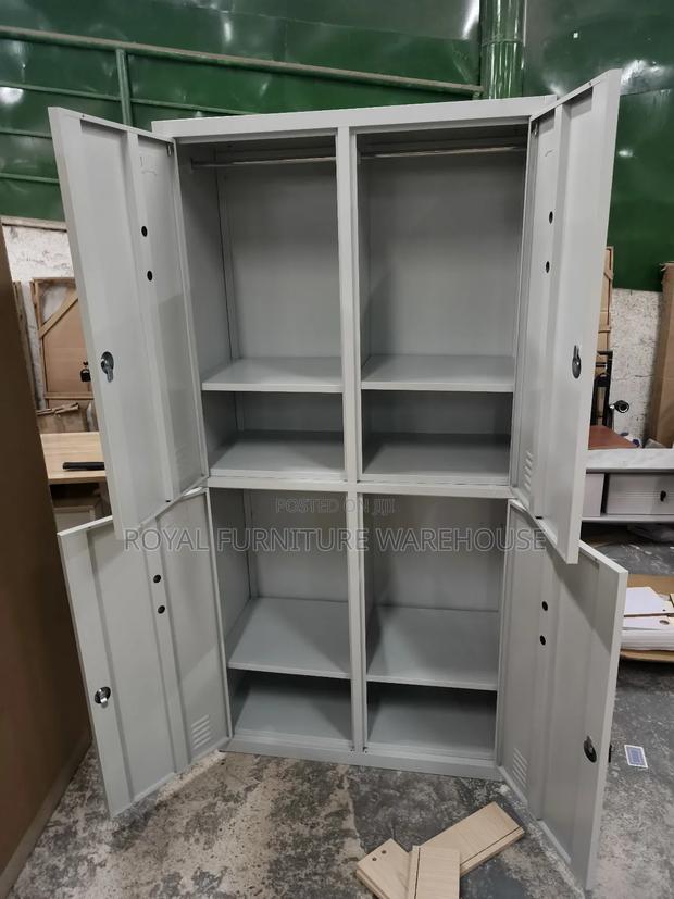 Metallic Four Locked Cabinet · Photo 3