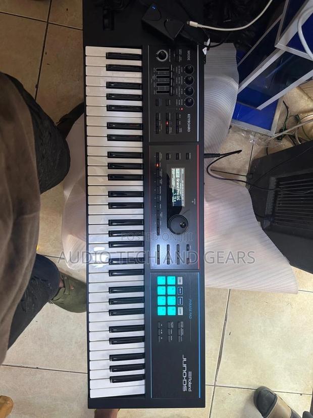 Roland Juno Ds 61 Keys Keyboard · Photo 1
