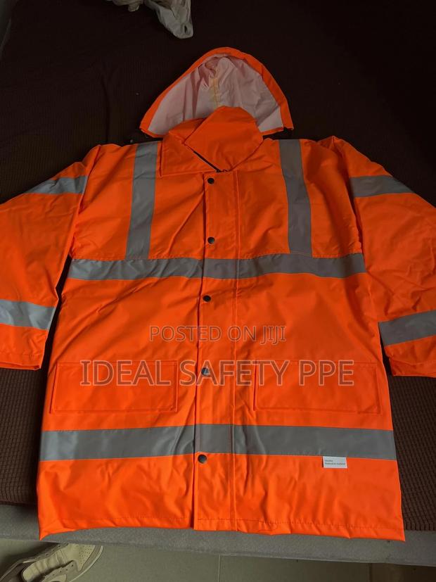 Reflective Safety Jacket · Photo 1