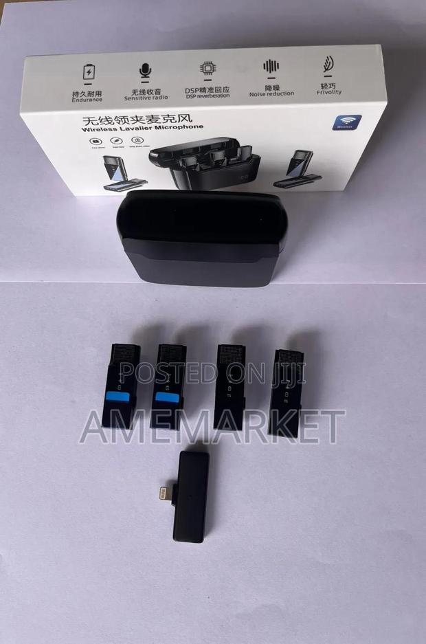 4 In 1 Wireless Lavalier Microphone For iPhone/iPad · Photo 1