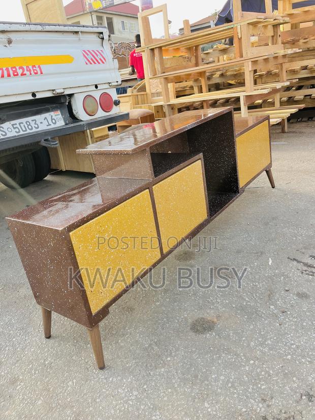 Golden Tv Stand · Photo 1