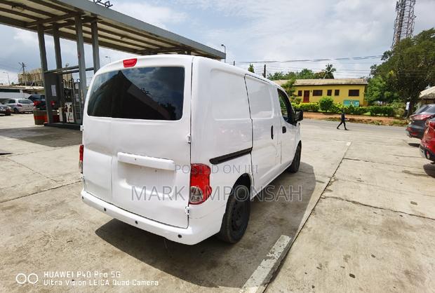 Nissan NV200 2015 White · Photo 5
