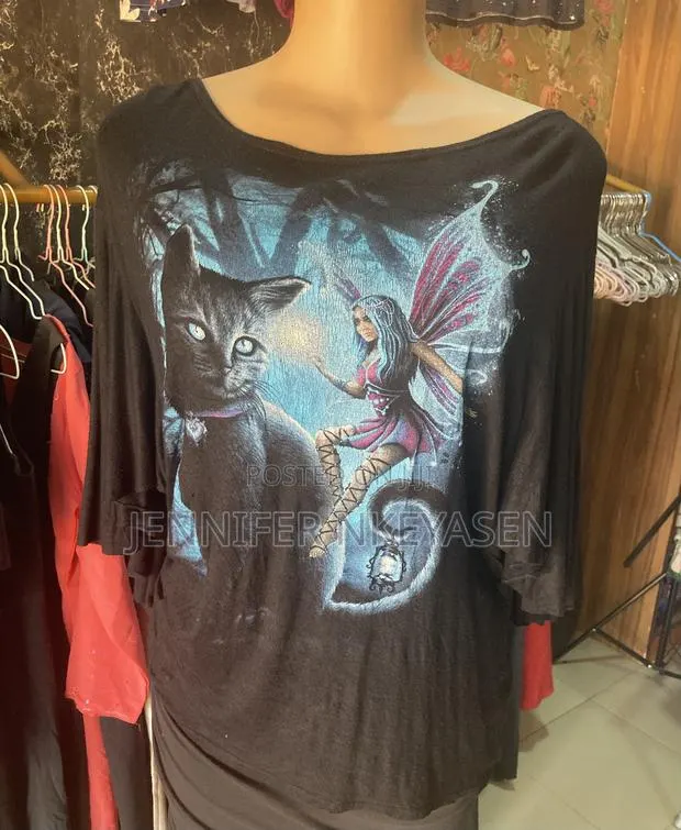 Free Size Batwing Top - Black Cat Fairy Graphic - Oversized Thrift · Photo 1