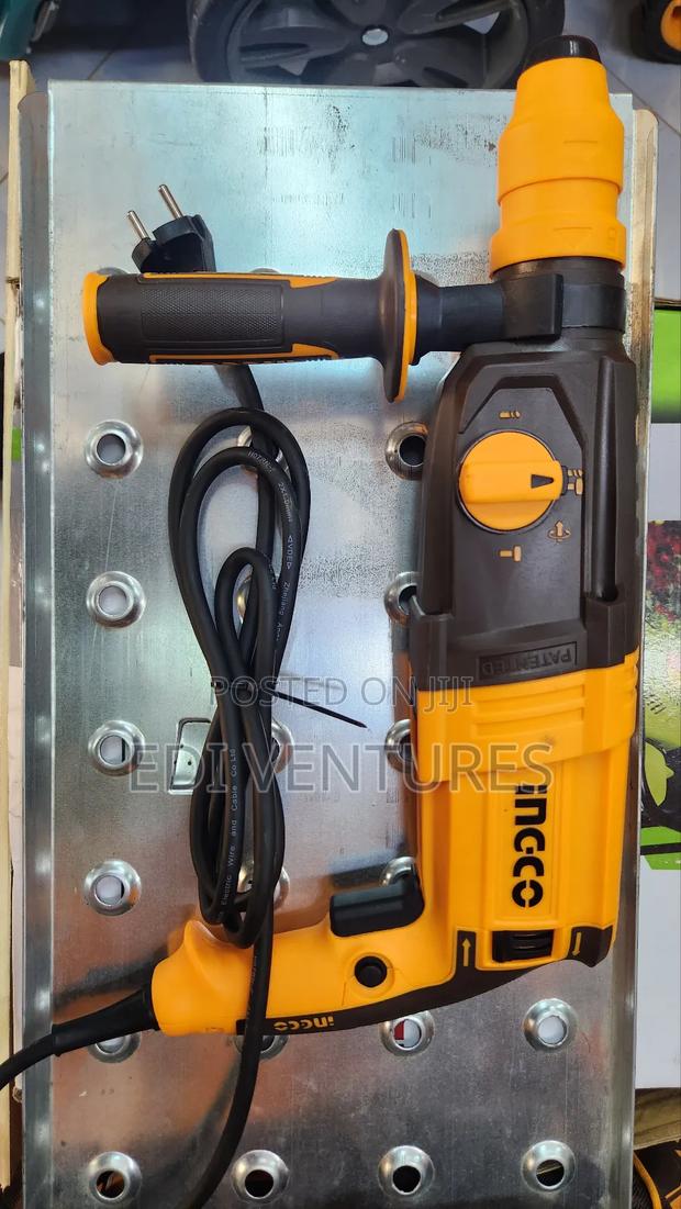 Ingco Rotary Hammer 950 Watts With Replaceable Chuck for All Bit Types · Photo 3