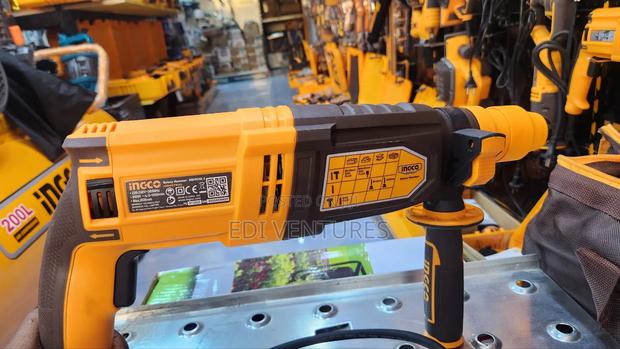 Ingco Rotary Hammer 950 Watts With Replaceable Chuck for All Bit Types · Photo 2