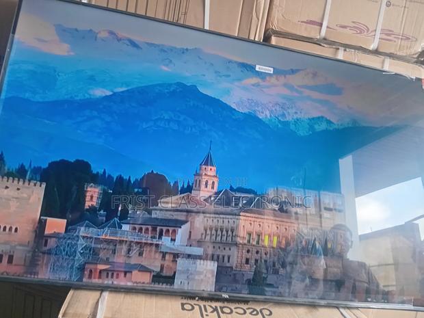 Experience Lifelike Colors on the TCL 55 Inches Smart Display · Photo 2