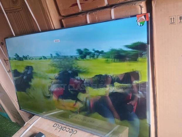 Entertainment Redefined — TCL 55” Smart Tv. · Photo 1