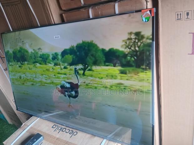 Entertainment Redefined — TCL 55” Smart Tv. · Photo 2