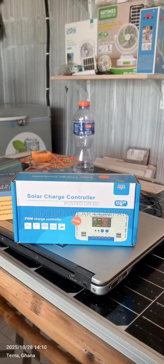 Solar Charge Controller · Photo 3