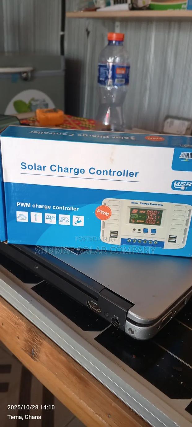 Solar Charge Controller · Photo 4
