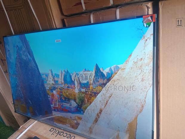 Smart Control, Crystal Sound — TCL 55” Smart Tv. · Photo 1