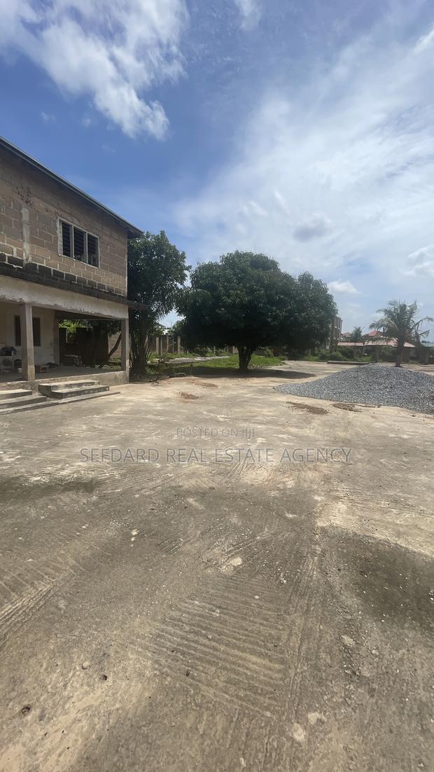 Uncompleted School Complex – Abehenase (Along the Main Sonitra Road) · Photo 8