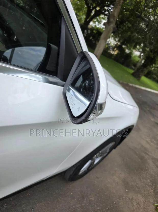 Mercedes-Benz GLC-Class 2020 White · Photo 8