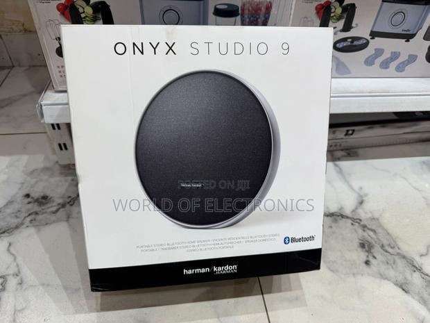 Ultra Modern Sleek Onyx 9 Bluetooth Speaker · Photo 1