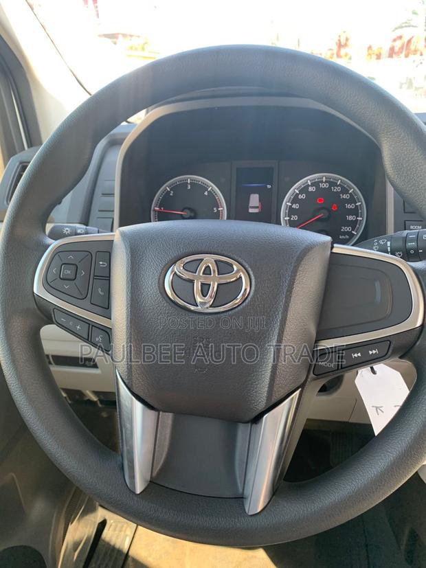 New Toyota HiAce 2025 Silver · Photo 7